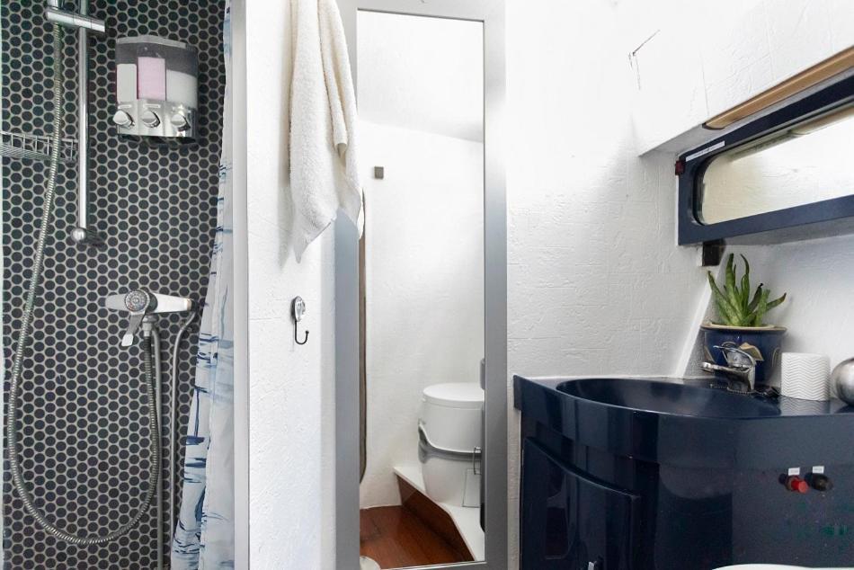 Eucala Motor Yacht Hotel East Molesey Bagian luar foto