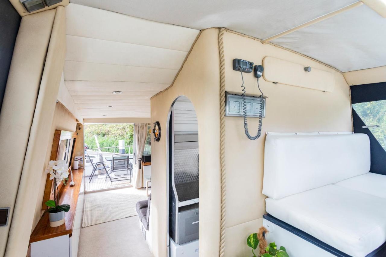 Eucala Motor Yacht Hotel East Molesey Bagian luar foto