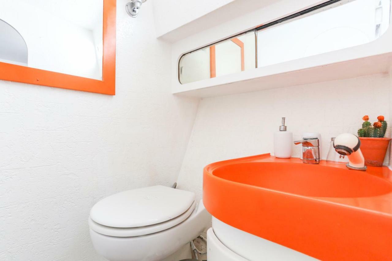 Eucala Motor Yacht Hotel East Molesey Bagian luar foto